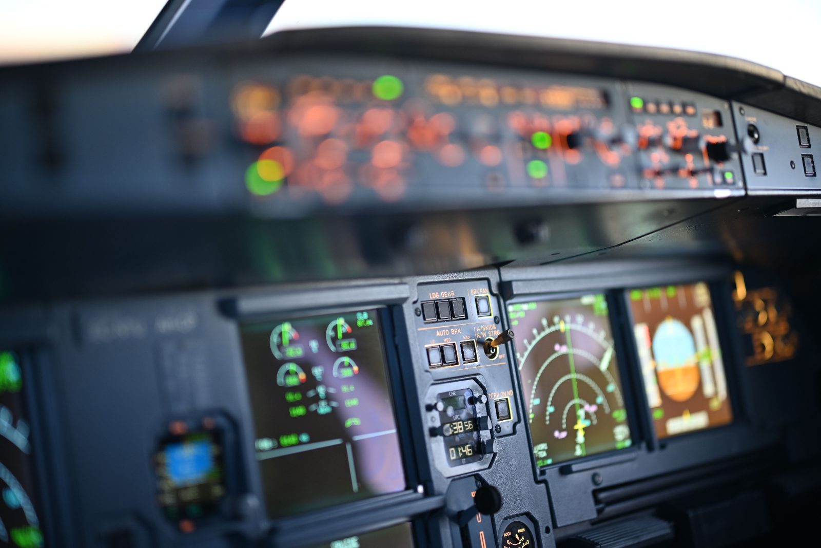 Aircraft cockpit avionics